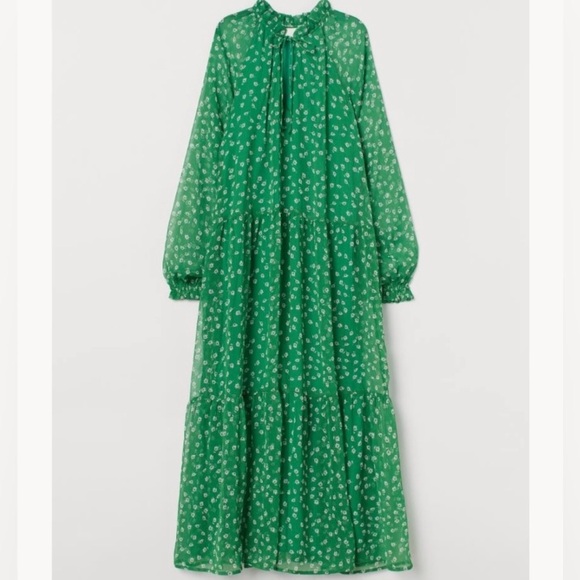 H&M Dresses & Skirts - H&M Green White Ditsy Floral Print Long Sleeve Midi Dress